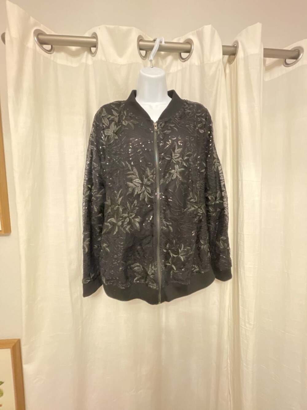 Simply Emma Black Sequin Embroidered Floral Bomber Jacket Plus Size 1X
Party